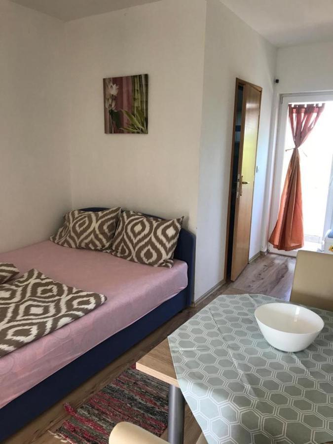 Studio Apartments Mt Šmrika エクステリア 写真