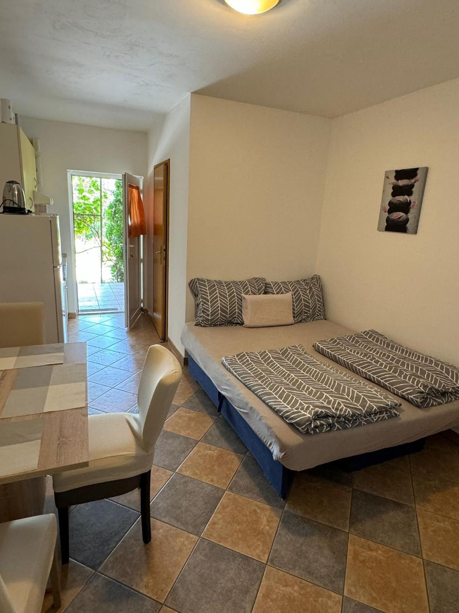 Studio Apartments Mt Šmrika エクステリア 写真