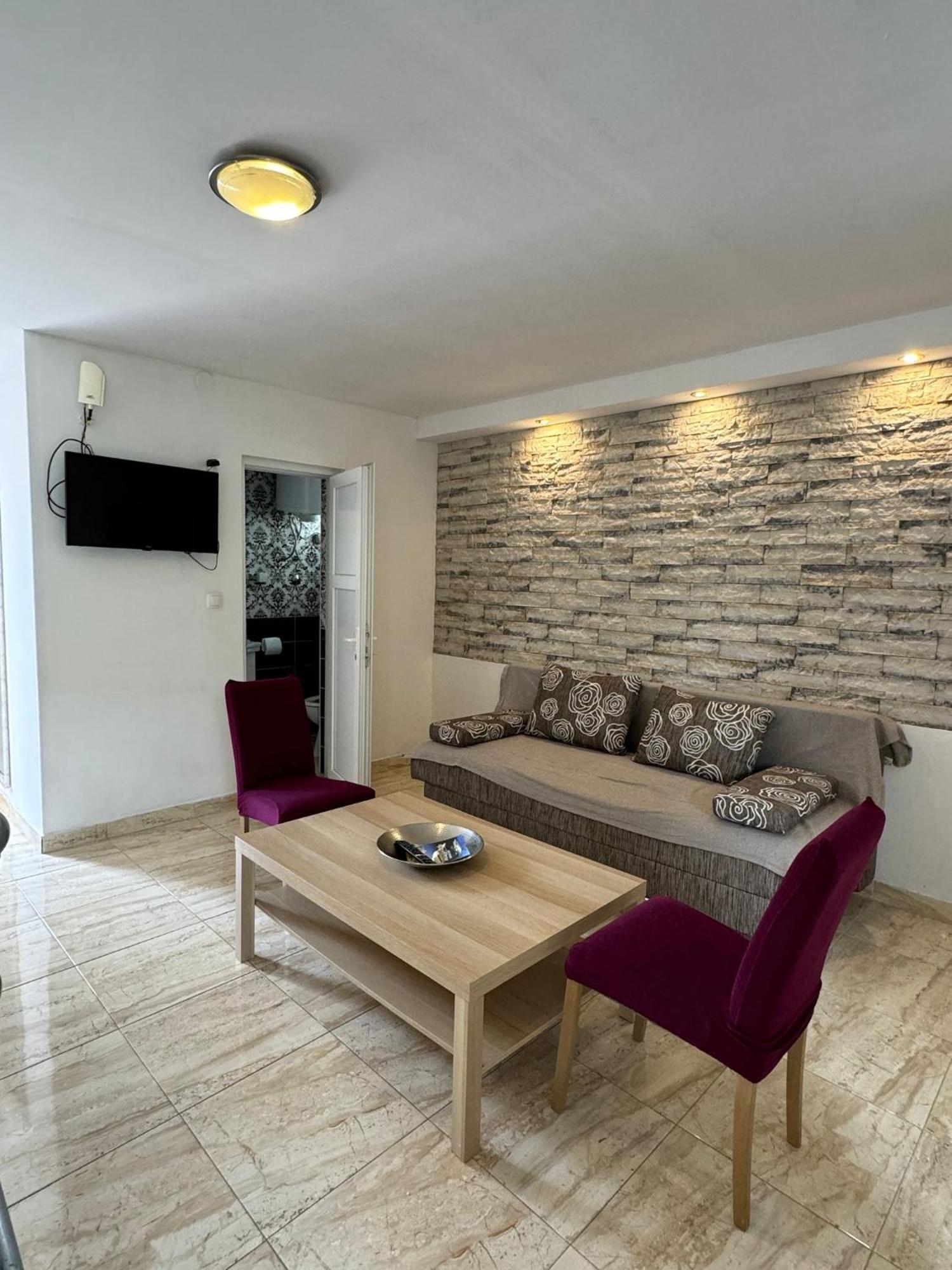 Studio Apartments Mt Šmrika エクステリア 写真