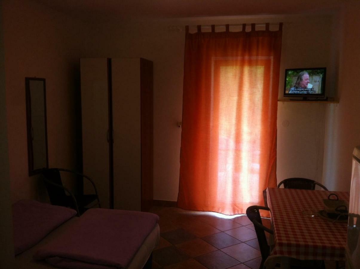 Studio Apartments Mt Šmrika エクステリア 写真