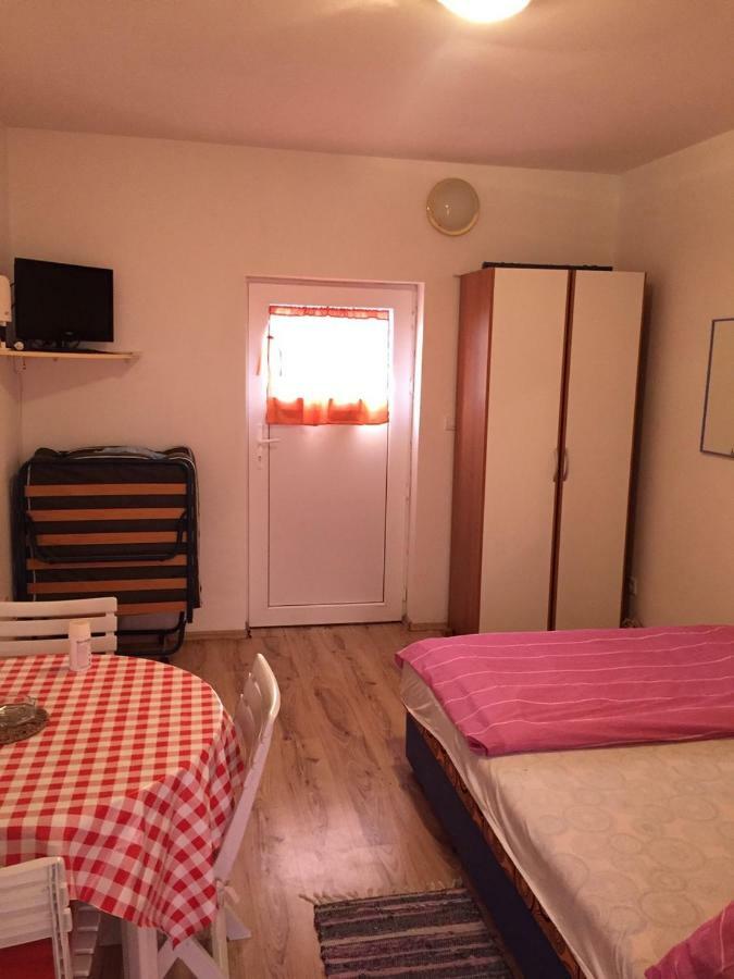 Studio Apartments Mt Šmrika エクステリア 写真