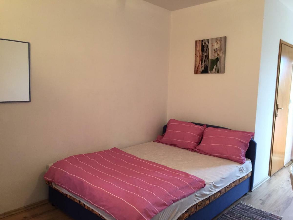 Studio Apartments Mt Šmrika エクステリア 写真